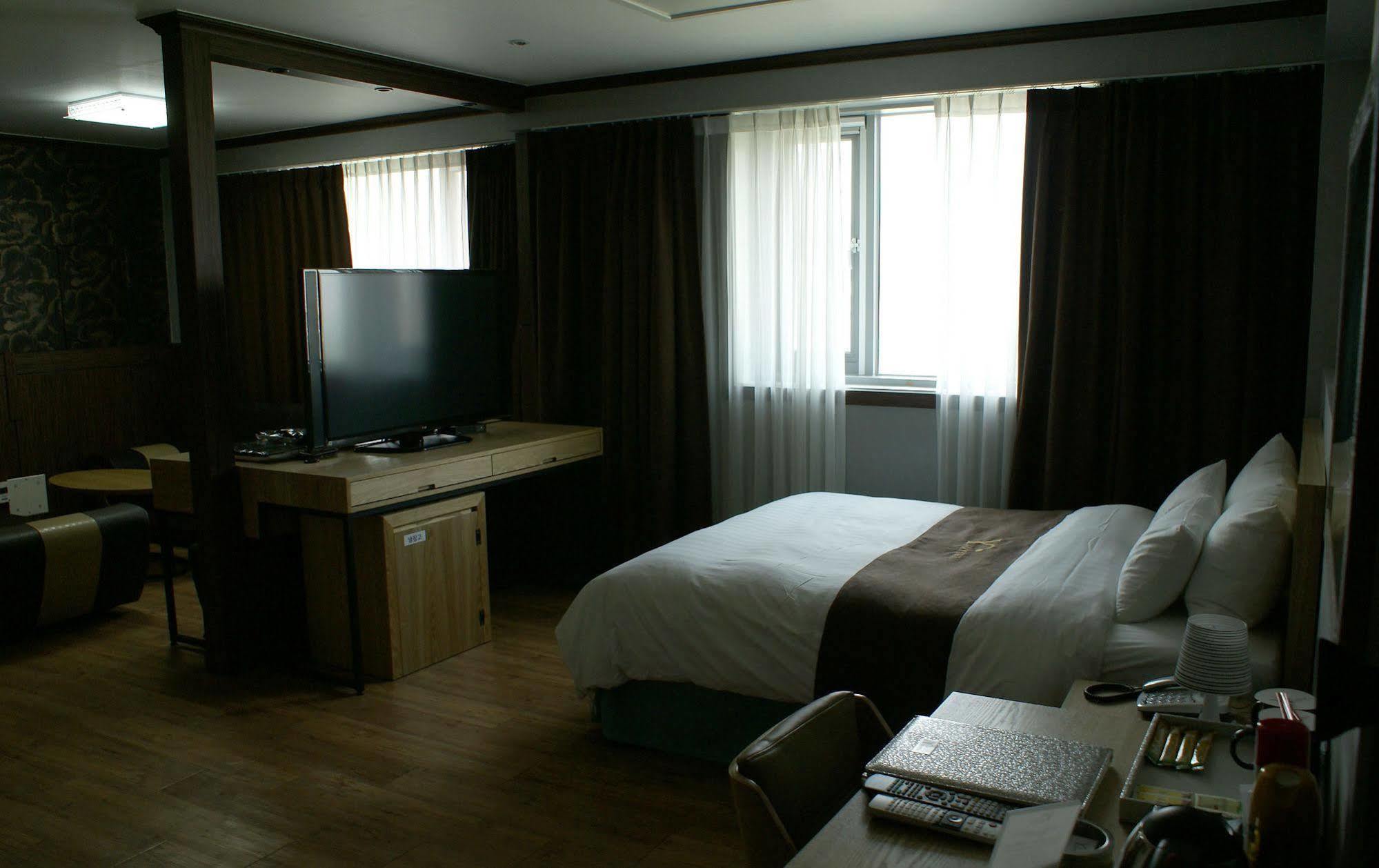 Y Ocean Hotel Josu Exteriér fotografie